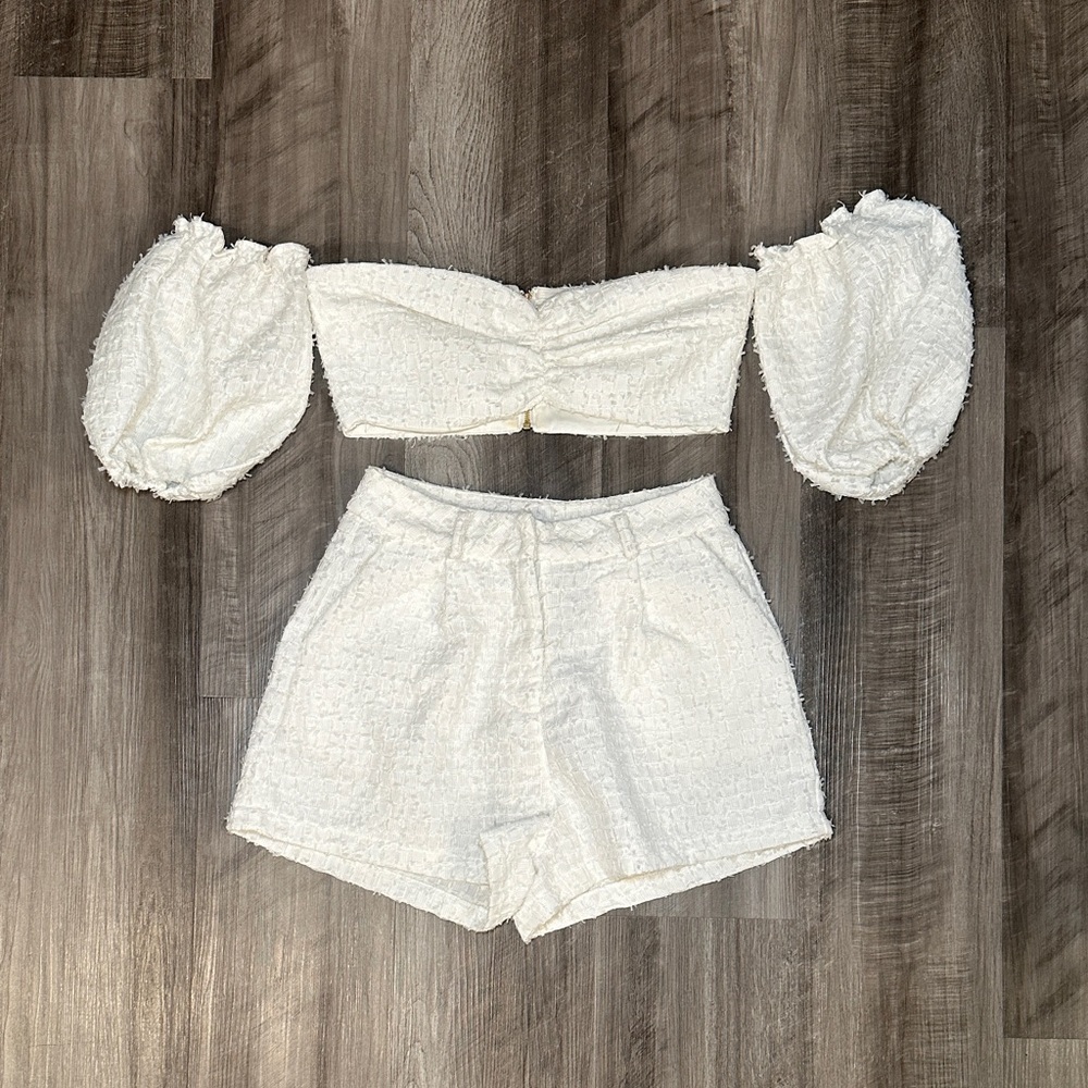 White Textured Crop Top Puff Sleeve High Waisted Two-Piece Short Set - Small